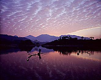 人气漫改新游《搖曳莊的幽奈小姐》上架Steam 肉鸽RPG